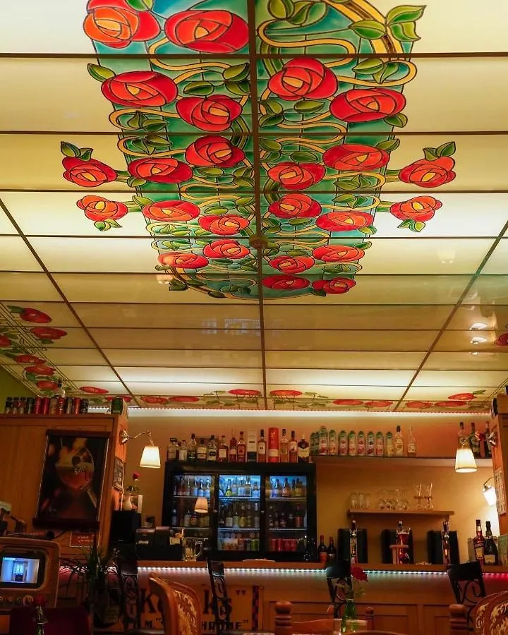 ブレル Chez Toon, Bar Deco Bed & Breakfast